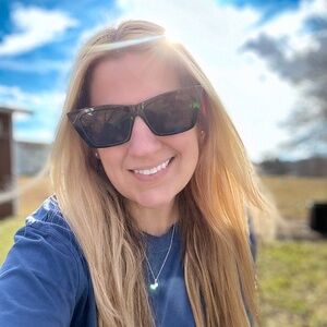 Meet your Posher, Crystal